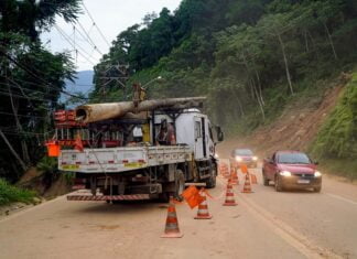 Governo de SP desobstrui último trecho da Rio-Santos (SP-055)