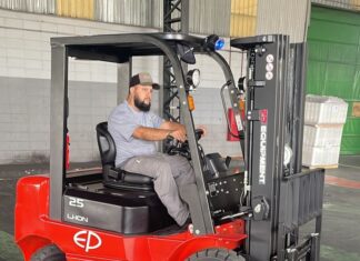 Packseven investe em empilhadeiras elétricas para rotina fabril