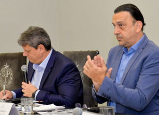Governador assina decreto para contratação de 5,6 mil PMs