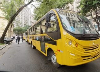 Governo de SP entrega 151 ônibus escolares para os municípios