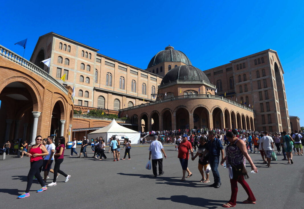 Jubileu em comemoração aos 300 anos da aparição de Nossa Senhora Aparecida.