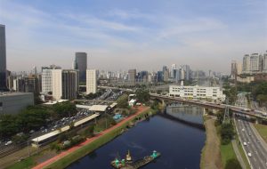 Setor de serviços: investimentos alcançam R$ 20 bi no primeiro quadrimestre de 2023