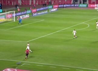 São Paulo vira sobre o Athletico e cola no G4