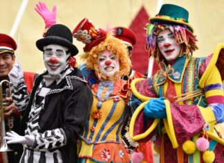 O Mundo do Circo SP apresenta espetáculos gratuitos que misturam humor, mágica e música