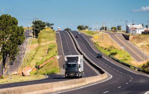 Governo de SP faz vistoria nas obras da SP-333, entre Assis e Marília