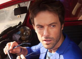 Quase um mês após atropelamento, ator Kayky Brito recebe alta