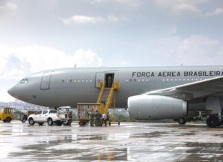 Quinto voo de repatriados deixa Israel com 215 passageiros e 16 pets