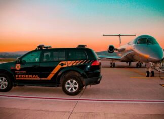 PF prende dois passageiros com droga em SP