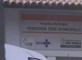 Criança de 2 anos morre após ser esquecida dentro de van