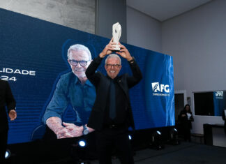 Francisco Graciola recebe honraria por sua referência no mercado empresarial