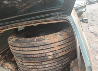 PF fecha depósito de pneus contrabandeados em Foz do Iguaçu/PR