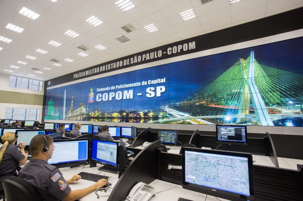 O Advanced Mobile Location (AML) está instalado no Centro de Operações da PM (Copom) da cidade de São Paulo - Foto: Governo de SP