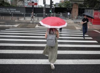 Previsão do tempo para terça-feira (15), em São Paulo: condições para chuva fraca a moderada