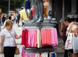 Bichos de pelúcia, roupas, eletrodomésticos: Ipem-SP alerta para cuidados nas compras para o Dia dos Namorados