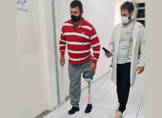 Protótipo de prótese de joelho desenvolvido pela Unesp é mais leve e barato que modelo usado no SUS