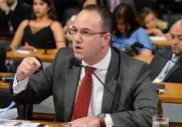 Destaques da Palestra na UniOPET-PR: Dr. Adriano Bretas ilumina os “Aspectos Práticos do Tribunal do Júri”