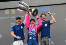 Aos 53 anos, Rubens Barrichello é campeão da NASCAR Brasil