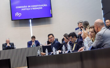 Comissão da Alesp dá aval a PL que obriga distribuição do livro ‘Ainda Estou Aqui’ nas escolas de SP