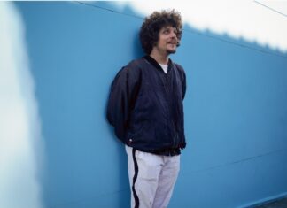 Chico Chico apresenta a turnê “Let It Burn / Deixa Arder” em São Paulo, neste sábado