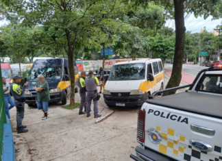 Fiscalização do Detran-SP flagra transporte escolar irregular na zona leste da capital