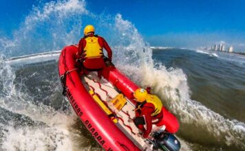 Bombeiros resgatam 56 pessoas de afogamento no litoral norte durante o fim de semana de Carnaval
