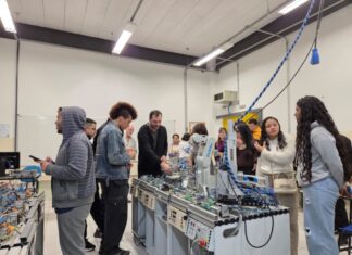 Projeto Somando com o Futuro leva adolescentes à Fatec e amplia perspectivas de futuro profissional