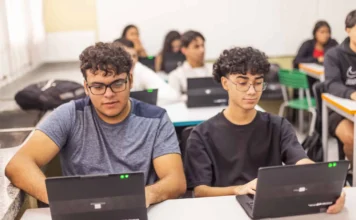 Bolsa de estágio para estudantes do ensino médio tem 2.565 vagas em São Paulo; confira o valor para cada curso