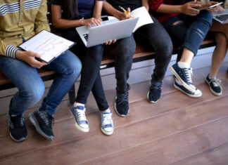 “Projeto de vida deve ser escrito a lápis”: como jovens escolhem carreira em um mercado redesenhado pela IA