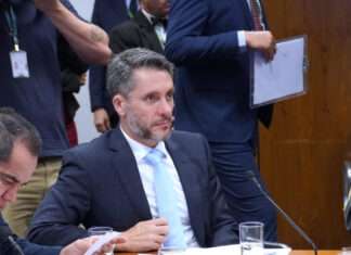 Alex Manente cobra ações do governo federal para reduzir a sobrecarga das mães atípicas