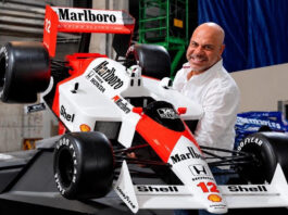 Wyndham São Paulo Ibirapuera traz réplica do carro da primeira vitória de Ayrton Senna na F-1 em exposição gratuita